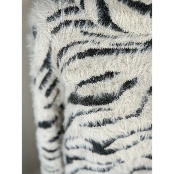 Philosophy Sweater WomenSize Large Striped Long Sleeve Soft Knit Pullover NWOT - Picture 2 of 8